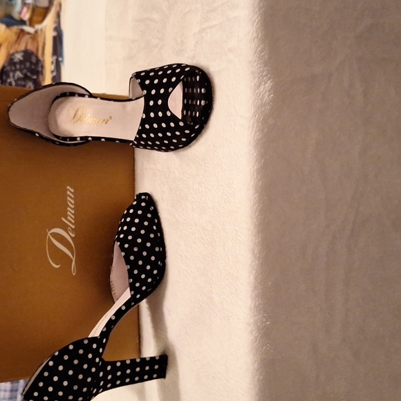 Shoes - Picture 1 of 1